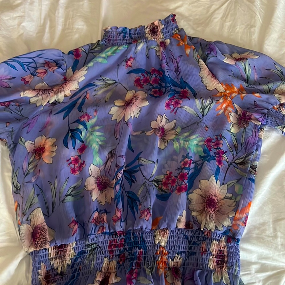 See thru floral fitted blouse so cute !!!